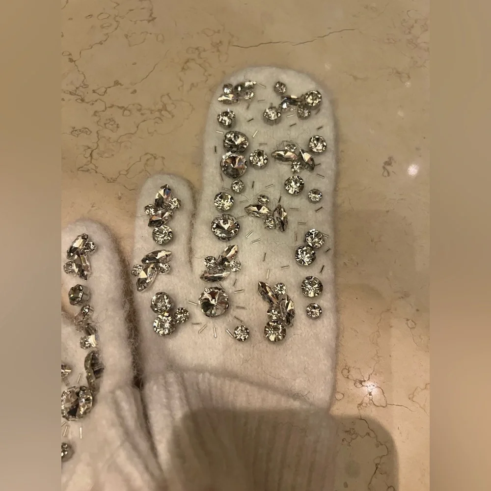 NWT new Anthropologie embellished cozy deco mittens gloves white rhinestones